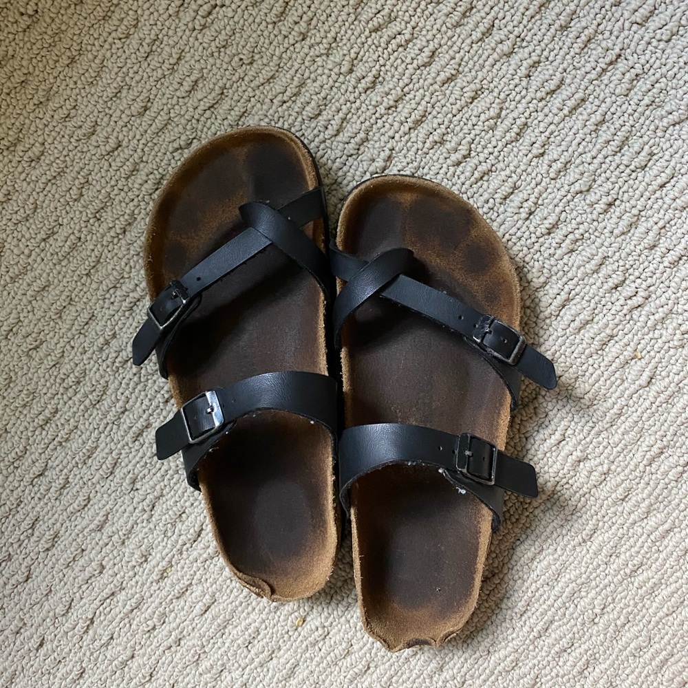 EVEN MORE pics of birkenstocks!